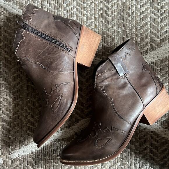 Very Volatile Drexel bootie Sz 8.5 - Picture 3 of 5